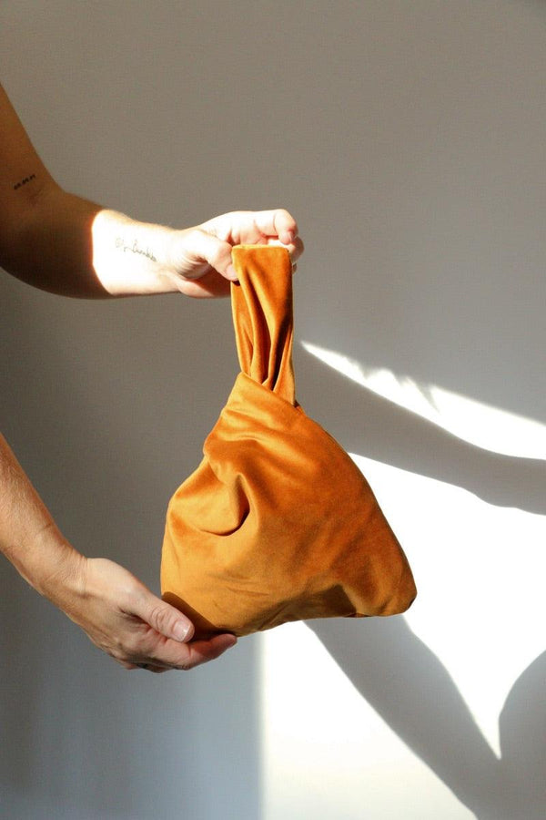 Bolso terciopelo ocre