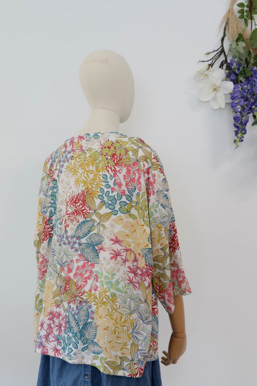 Kimono de flores corta
