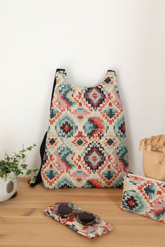 funda de gafas a juego con mochila