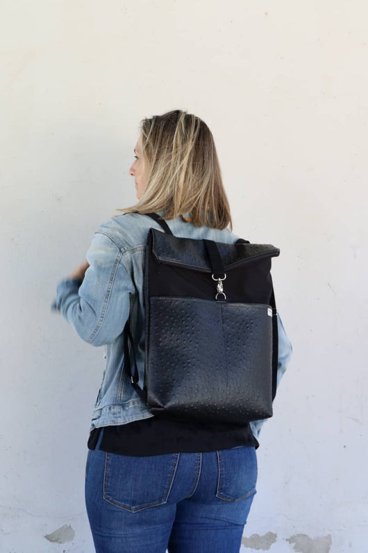 mochila de polipiel hecha en Málaga