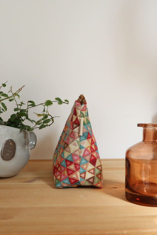 neceser forrado en su interior 